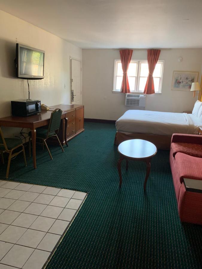 Americas Best Value Inn - Roxboro Exterior photo