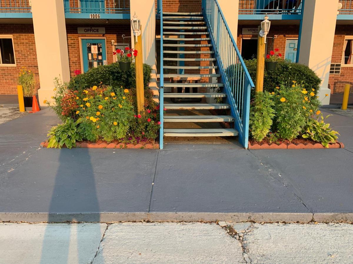 Americas Best Value Inn - Roxboro Exterior photo