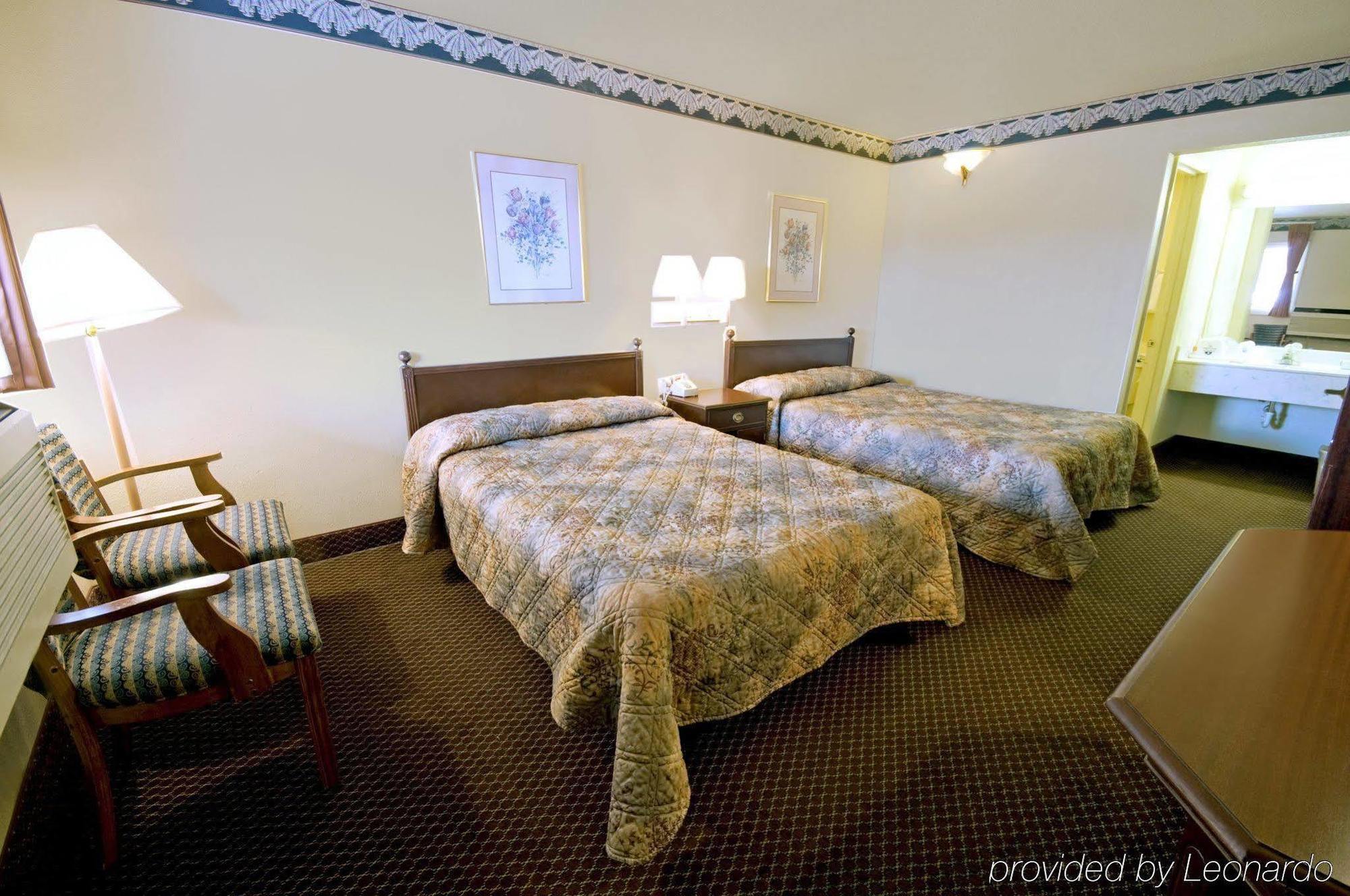 Americas Best Value Inn - Roxboro Room photo
